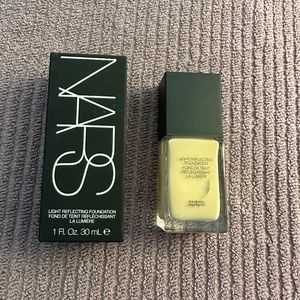 NARS foundation light reflecting foundation color Light 5 Fiji